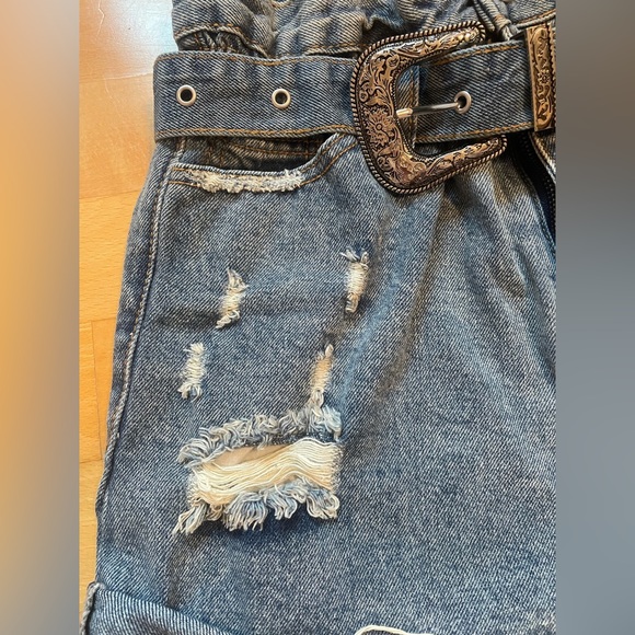 Janette high wasted distressed jean shorts. New with tags. Size medium. - Picture 3 of 10